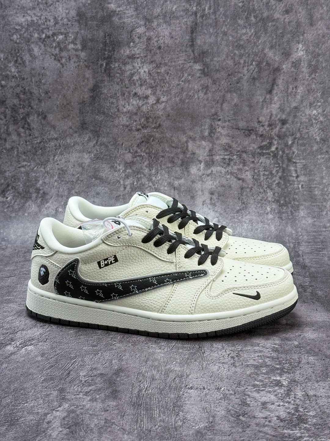 Travis Scott x Nike Air Jordan 1 Low x BAPE Air Jordan 1 Low 反转白黑小勾倒钩 LD2028-074-Top High Quatity Cheap Sneakers Fashion Clothing Clothes Bags handbags Shoes of all Brand wholesale With The best Quality And Beautiful Price from China Factory Chinese suppliers wholesaler seller Travis Scott x Nike Air Jordan 1 Low x BAPE Air Jordan 1 Low 反转白黑小勾倒钩 LD2028-074