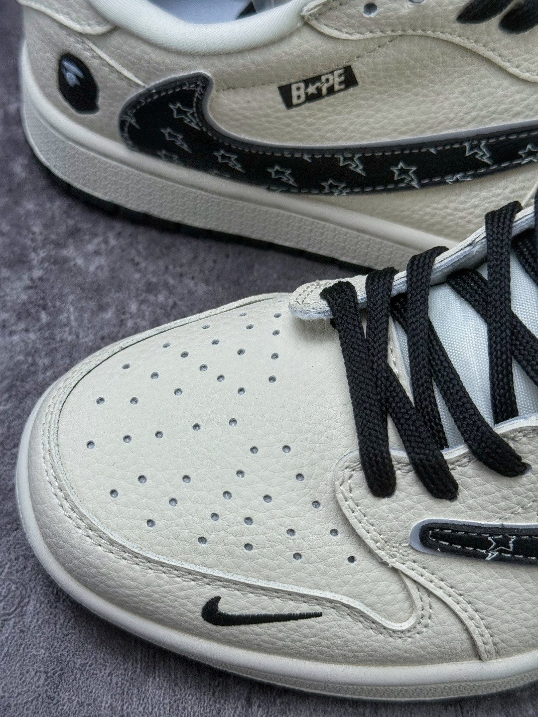 Travis Scott x Nike Air Jordan 1 Low x BAPE Air Jordan 1 Low 反转白黑小勾倒钩 LD2028-074-Top High Quatity Cheap Sneakers Fashion Clothing Clothes Bags handbags Shoes of all Brand wholesale With The best Quality And Beautiful Price from China Factory Chinese suppliers wholesaler seller Travis Scott x Nike Air Jordan 1 Low x BAPE Air Jordan 1 Low 反转白黑小勾倒钩 LD2028-074