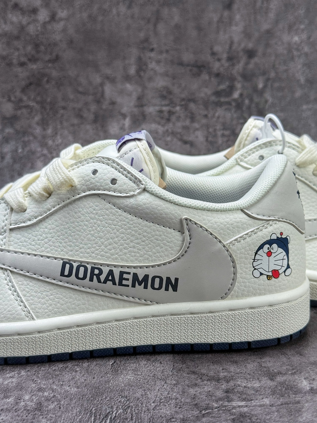 Travis Scott x Nike Air Jordan 1 Low x Louis Vuitton x DORAEMON Air Jordan 1 Low 反转白灰小勾叮当猫倒钩 纯原版本 DZ2688-004-Top High Quatity Cheap Sneakers Fashion Clothing Clothes Bags handbags Shoes of all Brand wholesale With The best Quality And Beautiful Price from China Factory Chinese suppliers wholesaler seller Travis Scott x Nike Air Jordan 1 Low x Louis Vuitton x DORAEMON Air Jordan 1 Low 反转白灰小勾叮当猫倒钩 纯原版本 DZ2688-004