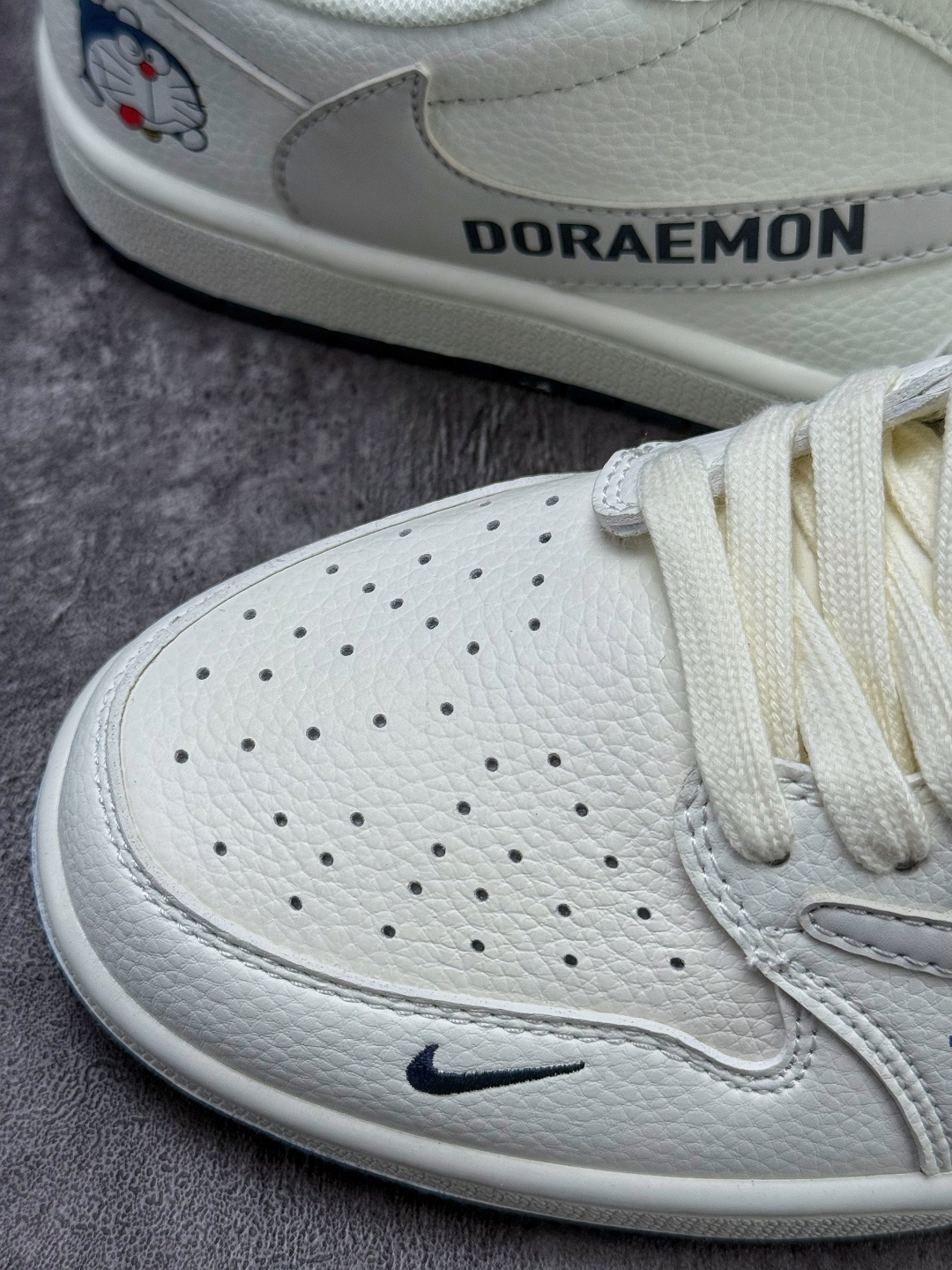 Travis Scott x Nike Air Jordan 1 Low x Louis Vuitton x DORAEMON Air Jordan 1 Low 反转白灰小勾叮当猫倒钩 纯原版本 DZ2688-004-Top High Quatity Cheap Sneakers Fashion Clothing Clothes Bags handbags Shoes of all Brand wholesale With The best Quality And Beautiful Price from China Factory Chinese suppliers wholesaler seller Travis Scott x Nike Air Jordan 1 Low x Louis Vuitton x DORAEMON Air Jordan 1 Low 反转白灰小勾叮当猫倒钩 纯原版本 DZ2688-004