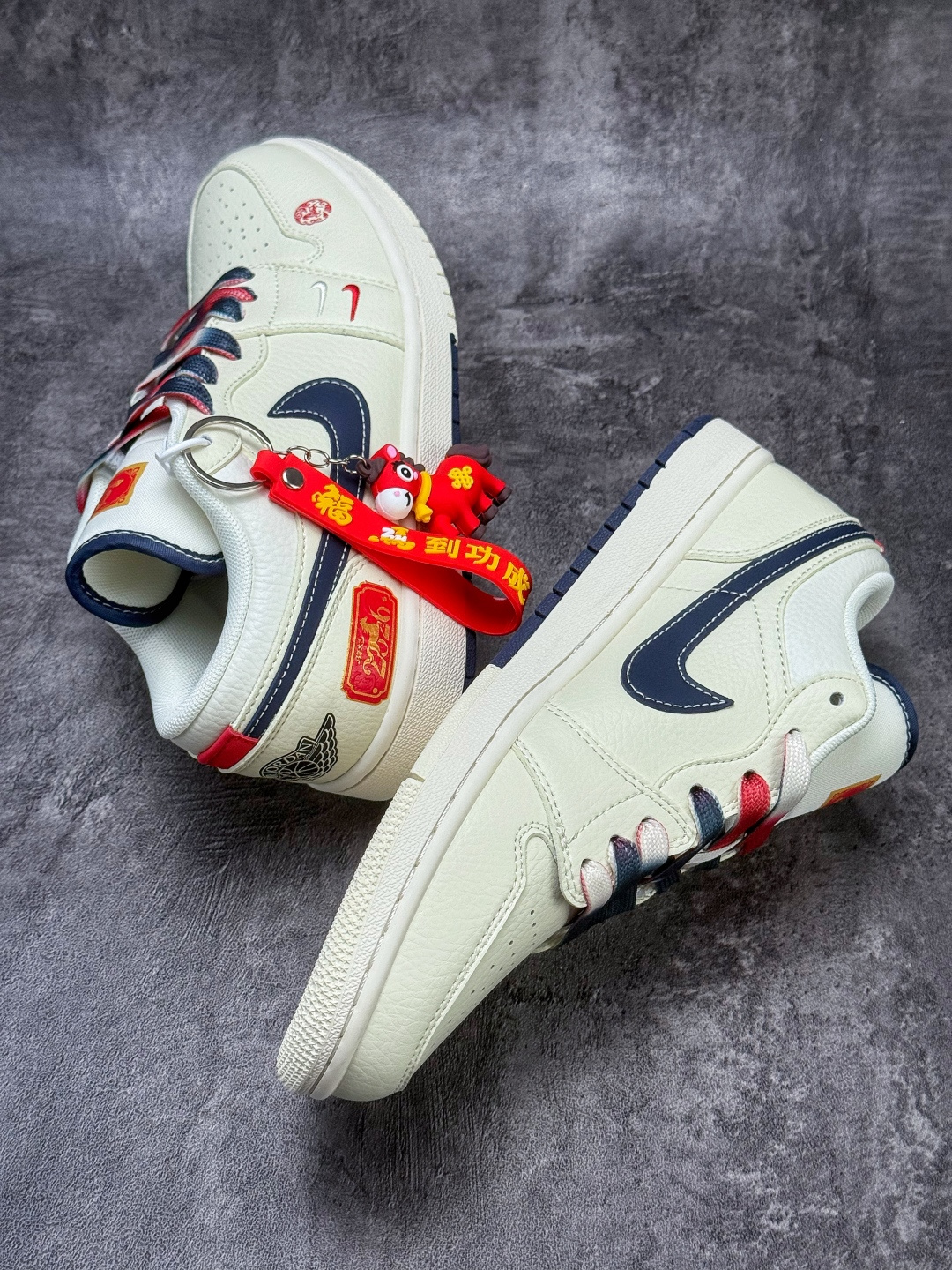 Nike Jordan Air Jordan 1 马年大吉 白蓝红双小勾 FC7688-198-莆田鞋,莆田鞋货源,高仿鞋,高仿鞋货源,安福档口,莆田高仿鞋,莆田鞋批发,高仿鞋批发,莆田高仿运动鞋,高仿运动鞋,莆田运动鞋 Nike Jordan Air Jordan 1 马年大吉 白蓝红双小勾 FC7688-198