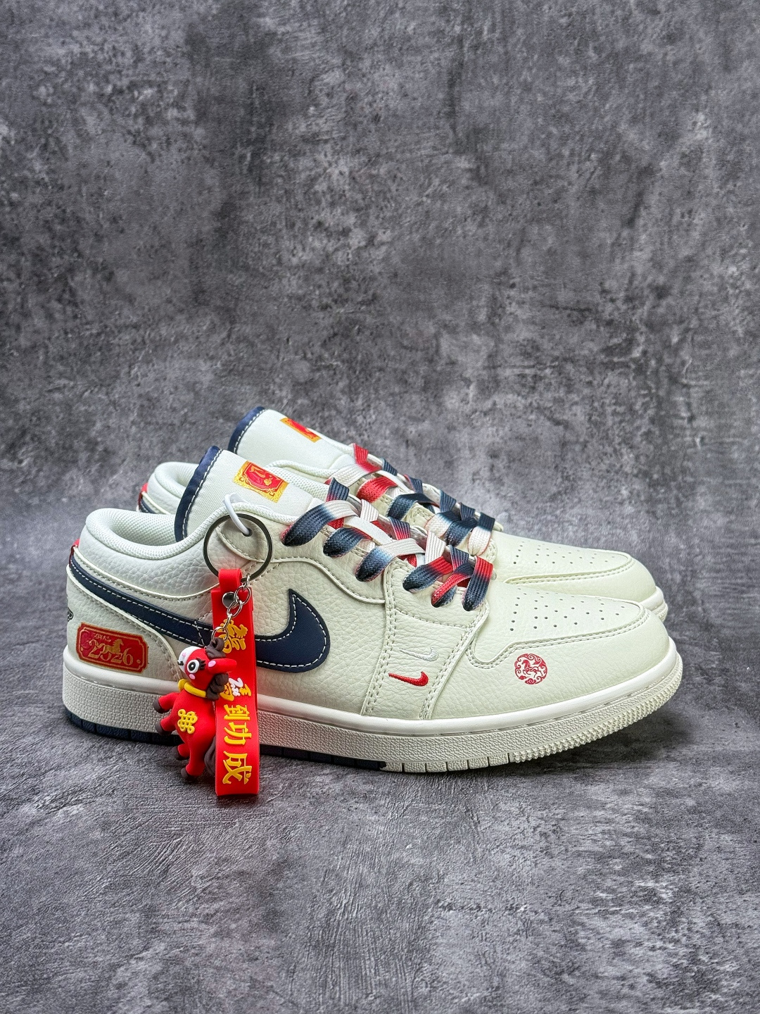 Nike Jordan Air Jordan 1 马年大吉 白蓝红双小勾 FC7688-198-莆田鞋,莆田鞋货源,高仿鞋,高仿鞋货源,安福档口,莆田高仿鞋,莆田鞋批发,高仿鞋批发,莆田高仿运动鞋,高仿运动鞋,莆田运动鞋 Nike Jordan Air Jordan 1 马年大吉 白蓝红双小勾 FC7688-198