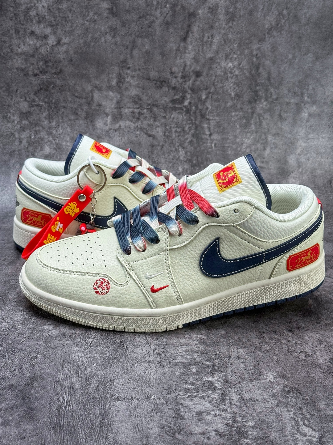 Nike Jordan Air Jordan 1 马年大吉 白蓝红双小勾 FC7688-198 Nike Jordan Air Jordan 1 马年大吉 白蓝红双小勾 FC7688-198