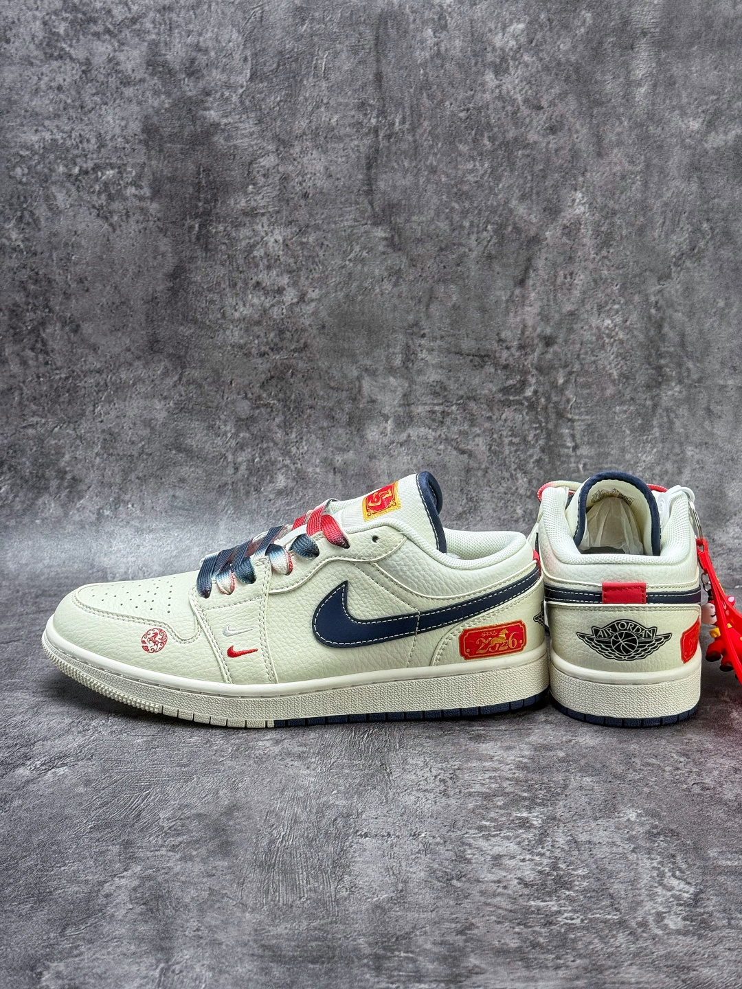 Nike Jordan Air Jordan 1 马年大吉 白蓝红双小勾 FC7688-198-莆田鞋,莆田鞋货源,高仿鞋,高仿鞋货源,安福档口,莆田高仿鞋,莆田鞋批发,高仿鞋批发,莆田高仿运动鞋,高仿运动鞋,莆田运动鞋 Nike Jordan Air Jordan 1 马年大吉 白蓝红双小勾 FC7688-198