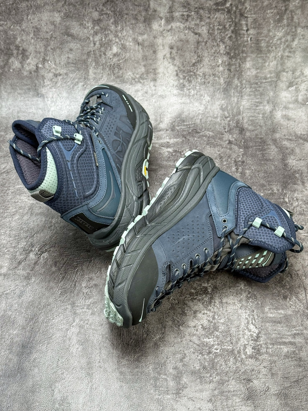 HOKA ONE ONE TOR ULTRA 托亚男女户外高低帮防水减震功能徒步鞋 1144651/BJDT