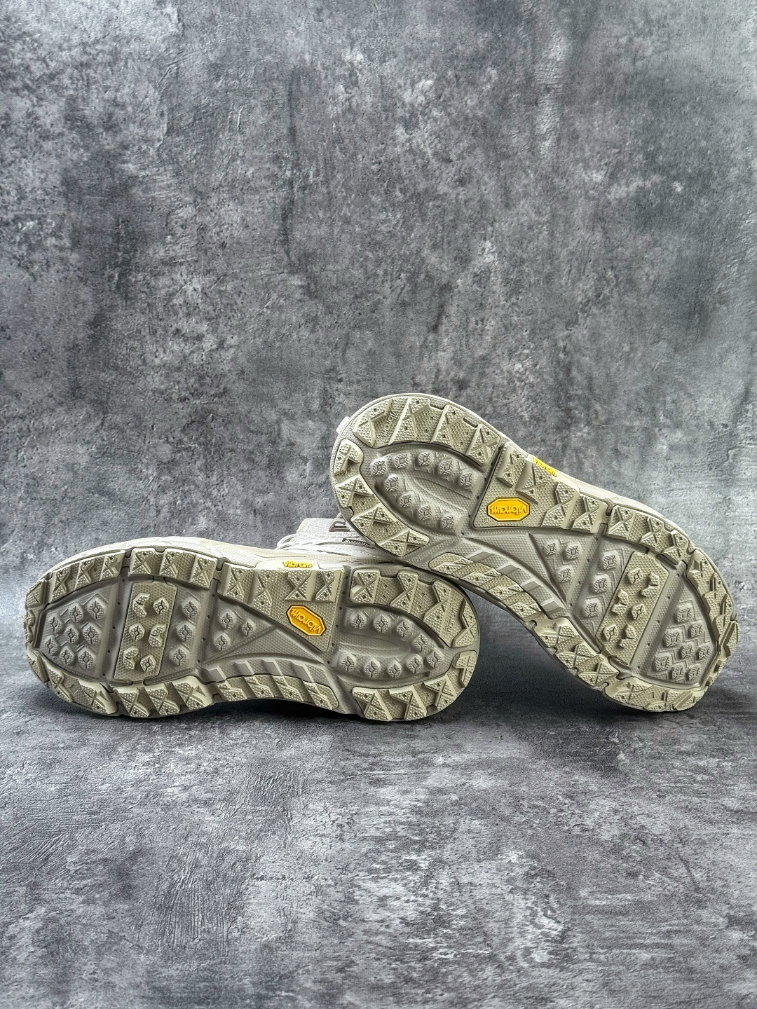 HOKA ONE ONE TOR ULTRA 托亚男女户外高低帮防水减震功能徒步鞋 1129958/STPST-Top High Quatity Cheap Sneakers Fashion Clothing Clothes Bags handbags Shoes of all Brand wholesale With The best Quality And Beautiful Price from China Factory Chinese suppliers wholesaler seller HOKA ONE ONE TOR ULTRA 托亚男女户外高低帮防水减震功能徒步鞋 1129958/STPST