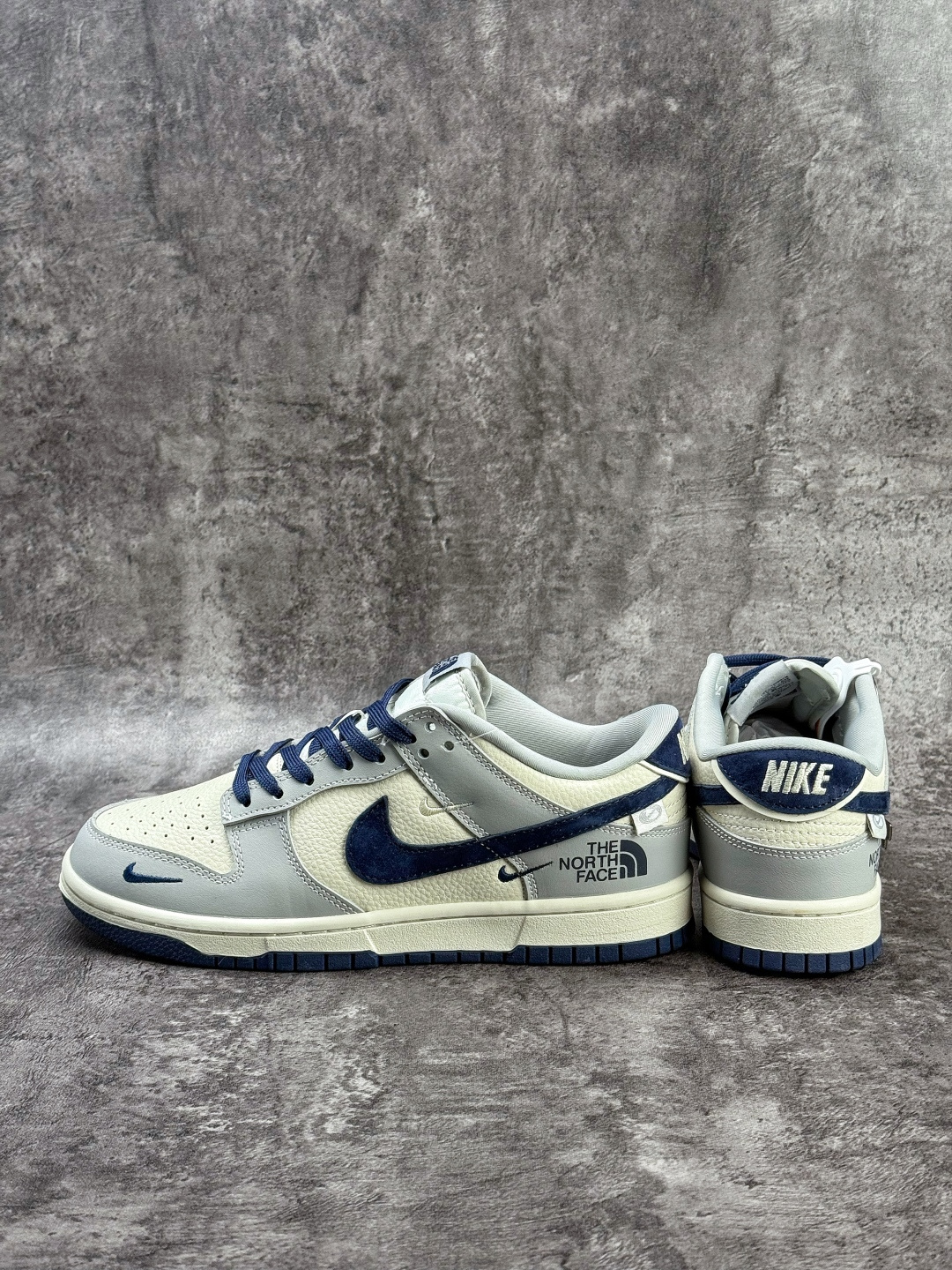 Nike SB Dunk Low x The North Face 灰白蓝小勾 MN1688-109