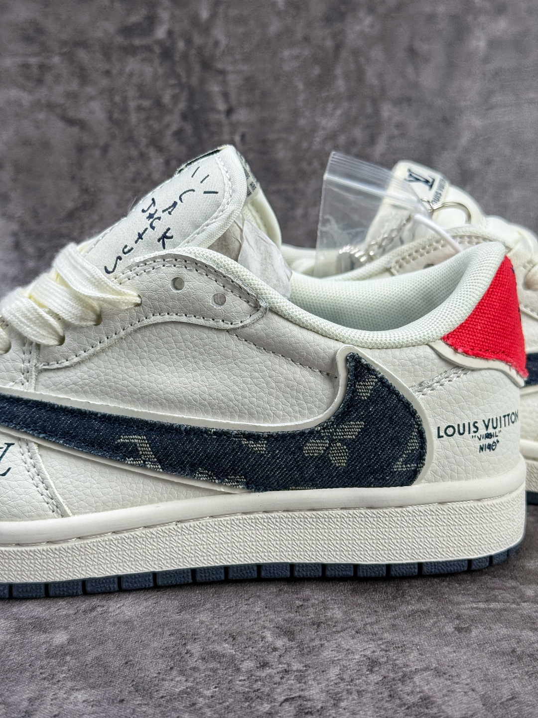 Travis Scott x Nike Air Jordan 1 Low x Louis Vuitton Air Jordan 1 Low 反转白黑倒钩 纯原版本 JW1188-168 Travis Scott x Nike Air Jordan 1 Low x Louis Vuitton Air Jordan 1 Low 反转白黑倒钩 纯原版本 JW1188-168