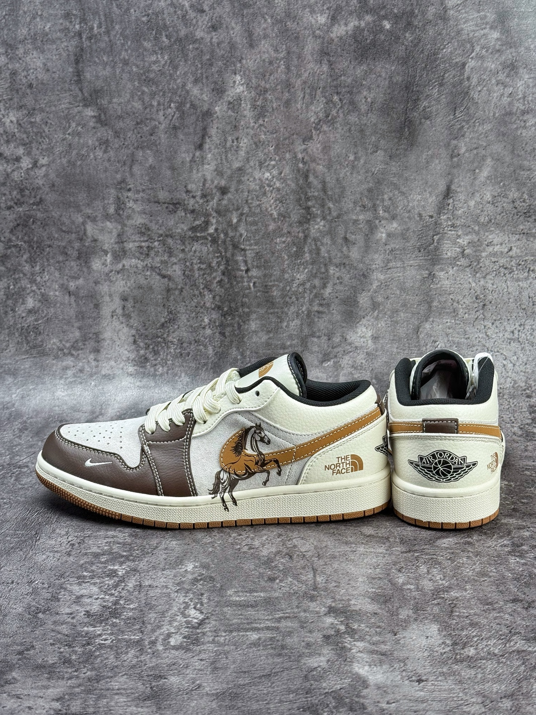 Nike Jordan Air Jordan 1 马年大吉 x The North Face 棕灰白小勾 XX2624-024 Nike Jordan Air Jordan 1 马年大吉 x The North Face 棕灰白小勾 XX2624-024