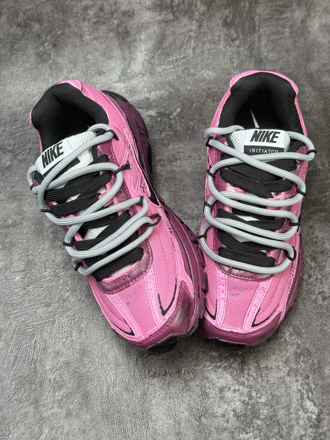 Nike INITIATOR RNR 复古做旧 解构绑带 舒适百搭防滑耐磨 低帮跑步鞋 394055-100 Nike INITIATOR RNR 复古做旧 解构绑带 舒适百搭防滑耐磨 低帮跑步鞋 394055-100