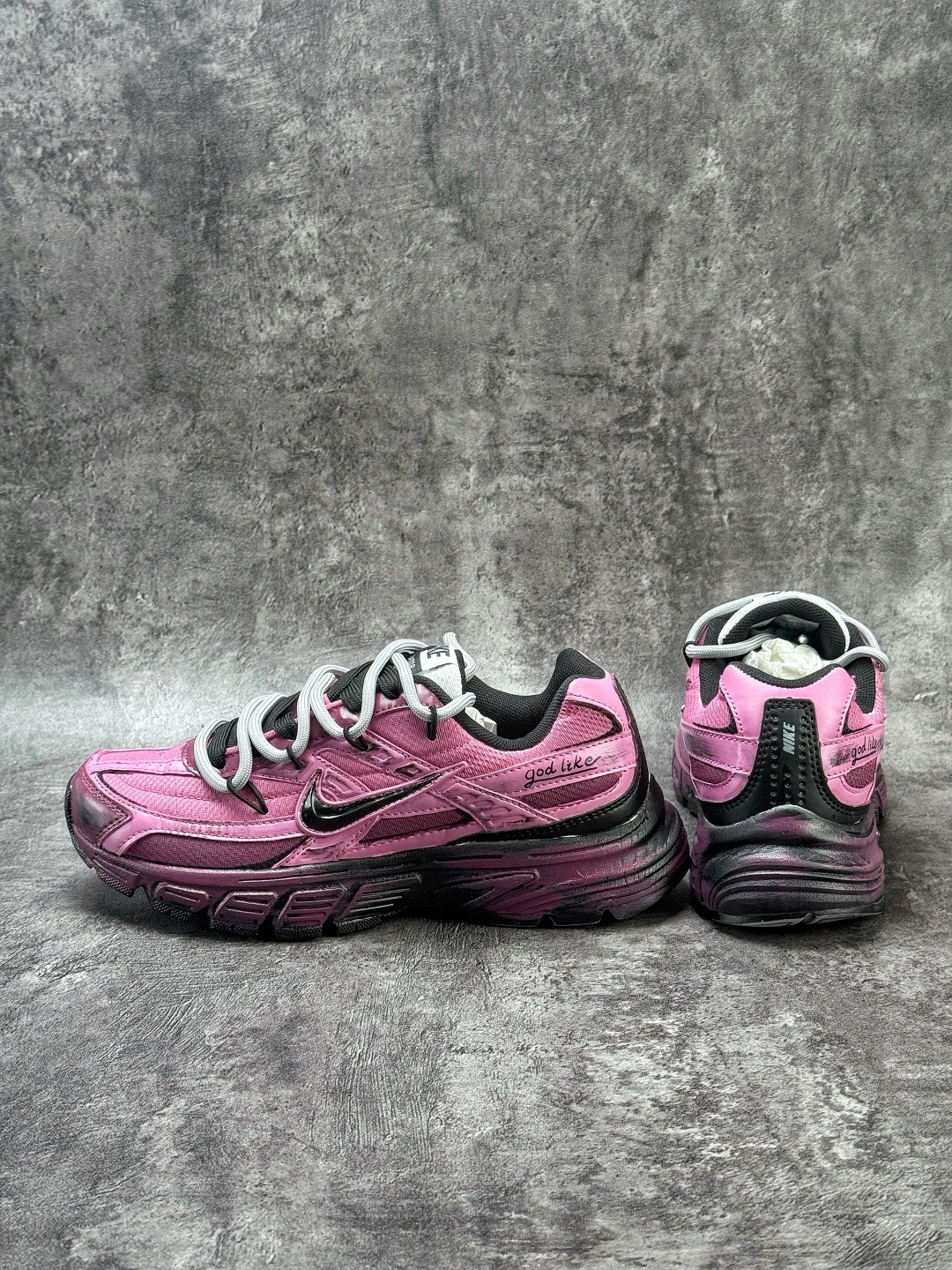 Nike INITIATOR RNR 复古做旧 解构绑带 舒适百搭防滑耐磨 低帮跑步鞋 394055-100 Nike INITIATOR RNR 复古做旧 解构绑带 舒适百搭防滑耐磨 低帮跑步鞋 394055-100