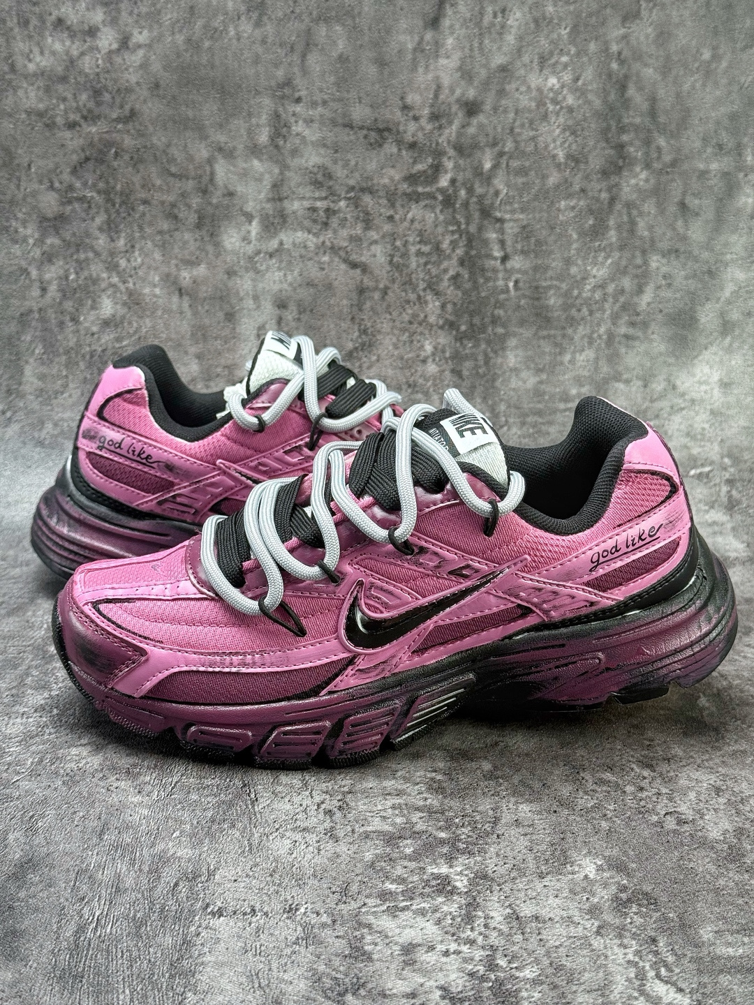 Nike INITIATOR RNR 复古做旧 解构绑带 舒适百搭防滑耐磨 低帮跑步鞋 394055-100 Nike INITIATOR RNR 复古做旧 解构绑带 舒适百搭防滑耐磨 低帮跑步鞋 394055-100