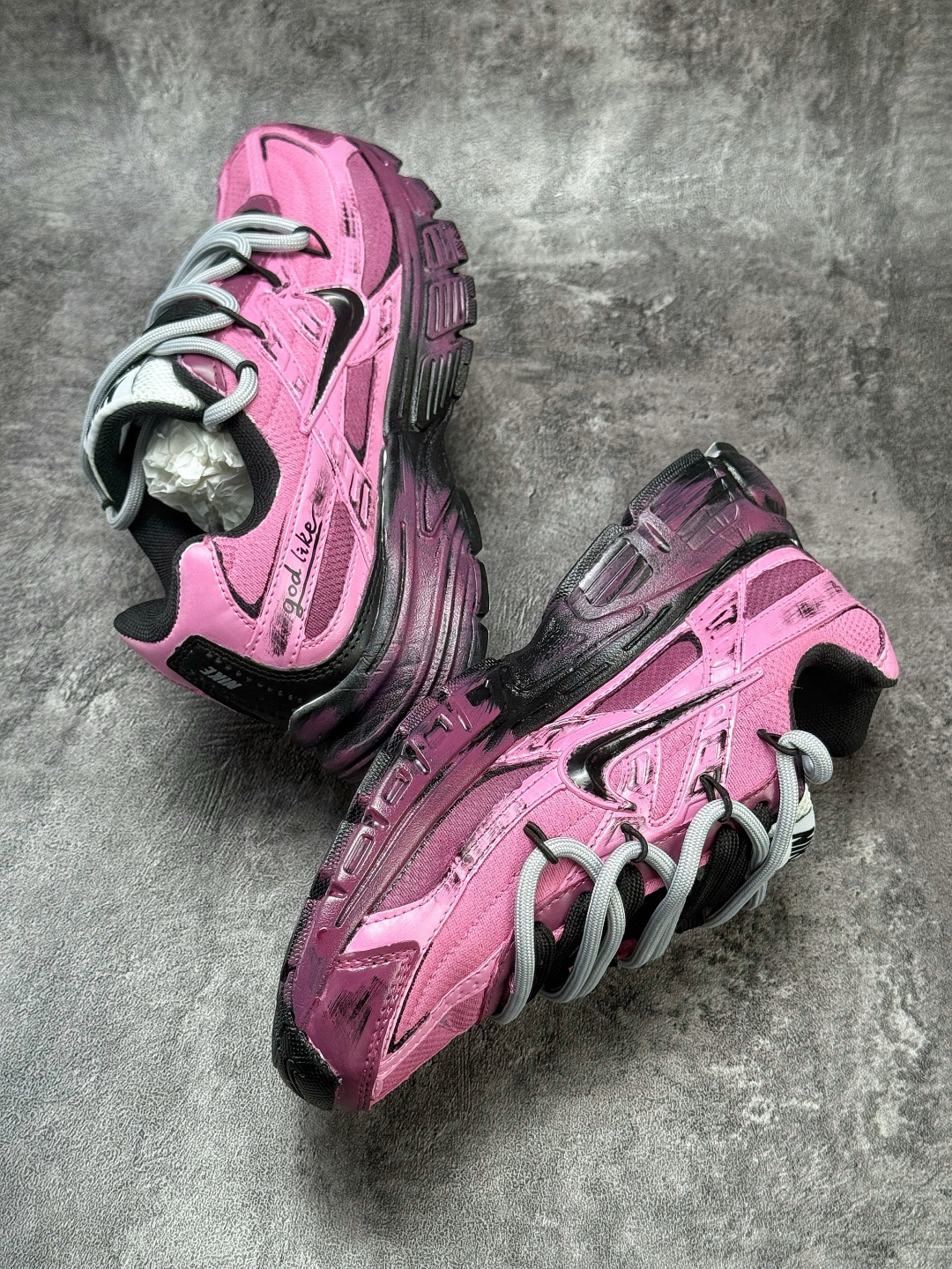 Nike INITIATOR RNR 复古做旧 解构绑带 舒适百搭防滑耐磨 低帮跑步鞋 394055-100 Nike INITIATOR RNR 复古做旧 解构绑带 舒适百搭防滑耐磨 低帮跑步鞋 394055-100