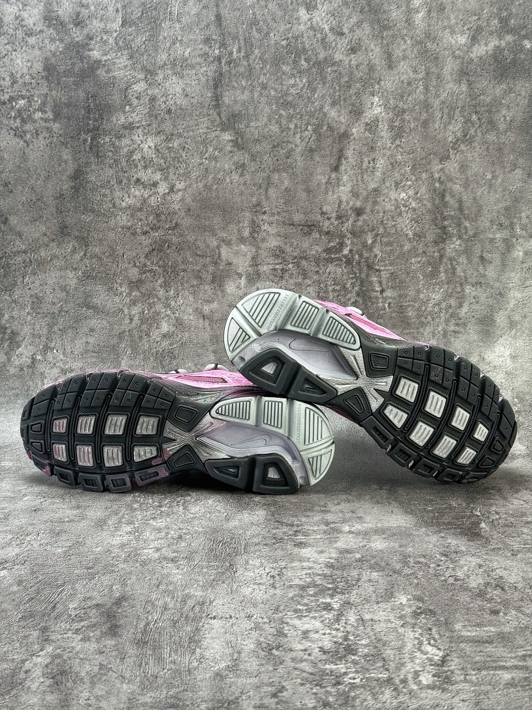 Nike INITIATOR RNR 复古做旧 解构绑带 舒适百搭防滑耐磨 低帮跑步鞋 394055-100 Nike INITIATOR RNR 复古做旧 解构绑带 舒适百搭防滑耐磨 低帮跑步鞋 394055-100