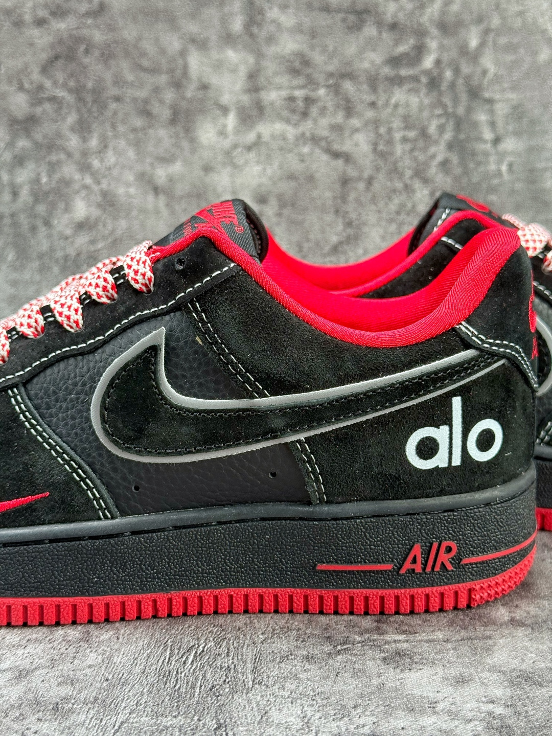220 Nike Air Force 1 Low 07 x ALO 黑红三小勾满天星 SS1979-009-Chinese UA Cheap High Quatity Brand Clothes Bags handbags Sneakers wholesale wholesaler seller from China Factory suppliers Fashion Clothing Shoes best Quality Beautiful Price 220 Nike Air Force 1 Low 07 x ALO 黑红三小勾满天星 SS1979-009