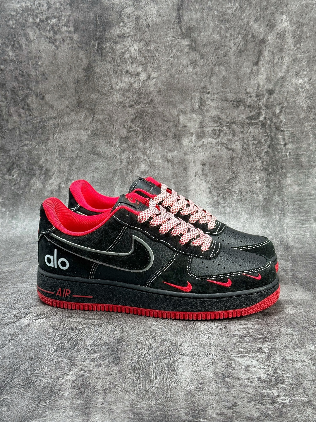 220 Nike Air Force 1 Low 07 x ALO 黑红三小勾满天星 SS1979-009-Chinese UA Cheap High Quatity Brand Clothes Bags handbags Sneakers wholesale wholesaler seller from China Factory suppliers Fashion Clothing Shoes best Quality Beautiful Price 220 Nike Air Force 1 Low 07 x ALO 黑红三小勾满天星 SS1979-009
