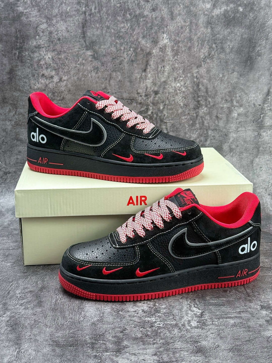 220 Nike Air Force 1 Low 07 x ALO 黑红三小勾满天星 SS1979-009-Chinese UA Cheap High Quatity Brand Clothes Bags handbags Sneakers wholesale wholesaler seller from China Factory suppliers Fashion Clothing Shoes best Quality Beautiful Price 220 Nike Air Force 1 Low 07 x ALO 黑红三小勾满天星 SS1979-009