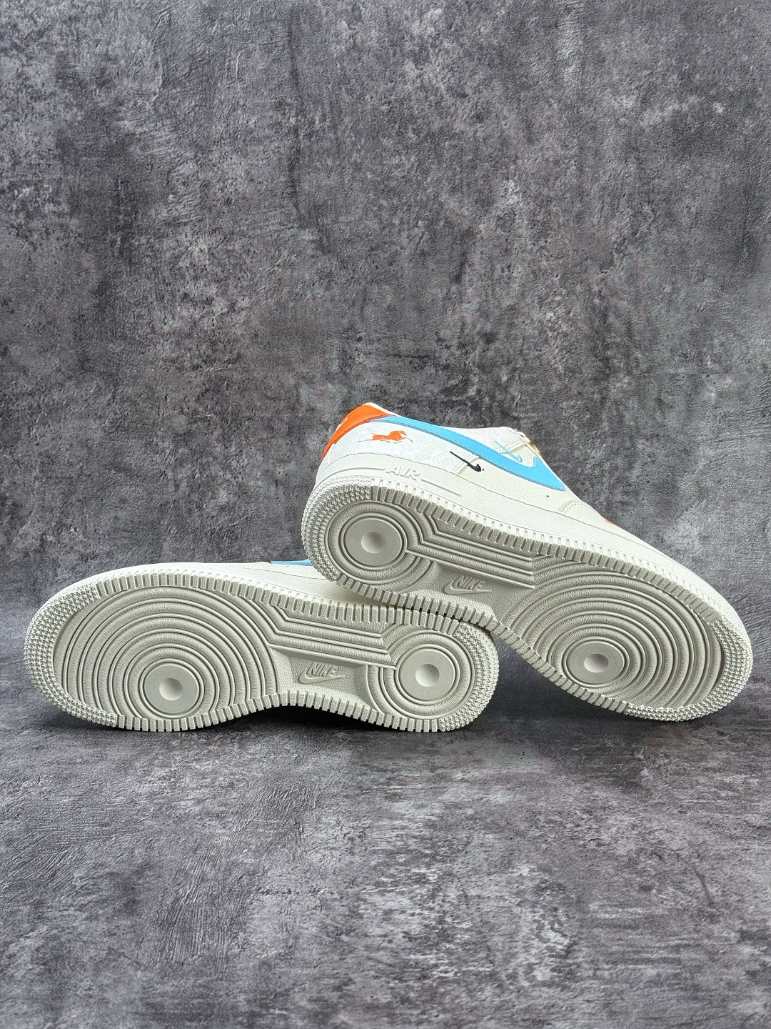 210 Nike Air Force 1 Low 07 x Louis Vuitton 白黑蓝双小勾 FV3694-100