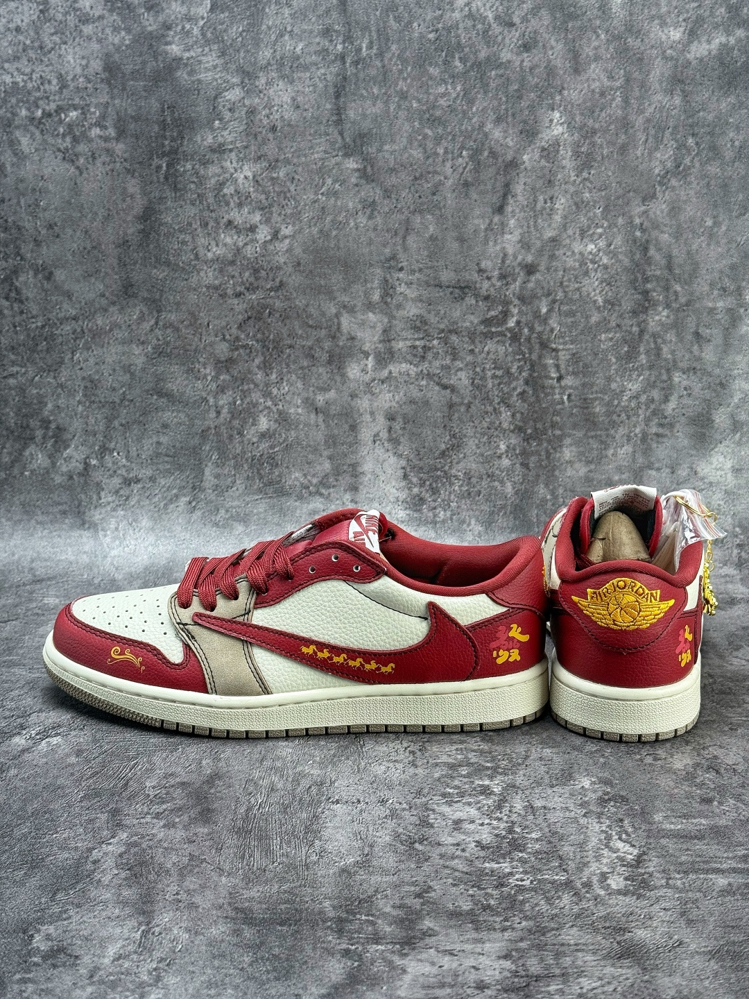 230 Travis Scott x Nike Air Jordan 1 Low 马到成功 Air Jordan 1 Low 反转红白倒钩 纯原版本 XD1979-004-Chinese UA Cheap High Quatity Brand Clothes Bags handbags Sneakers wholesale wholesaler seller from China Factory suppliers Fashion Clothing Shoes best Quality Beautiful Price 230 Travis Scott x Nike Air Jordan 1 Low 马到成功 Air Jordan 1 Low 反转红白倒钩 纯原版本 XD1979-004