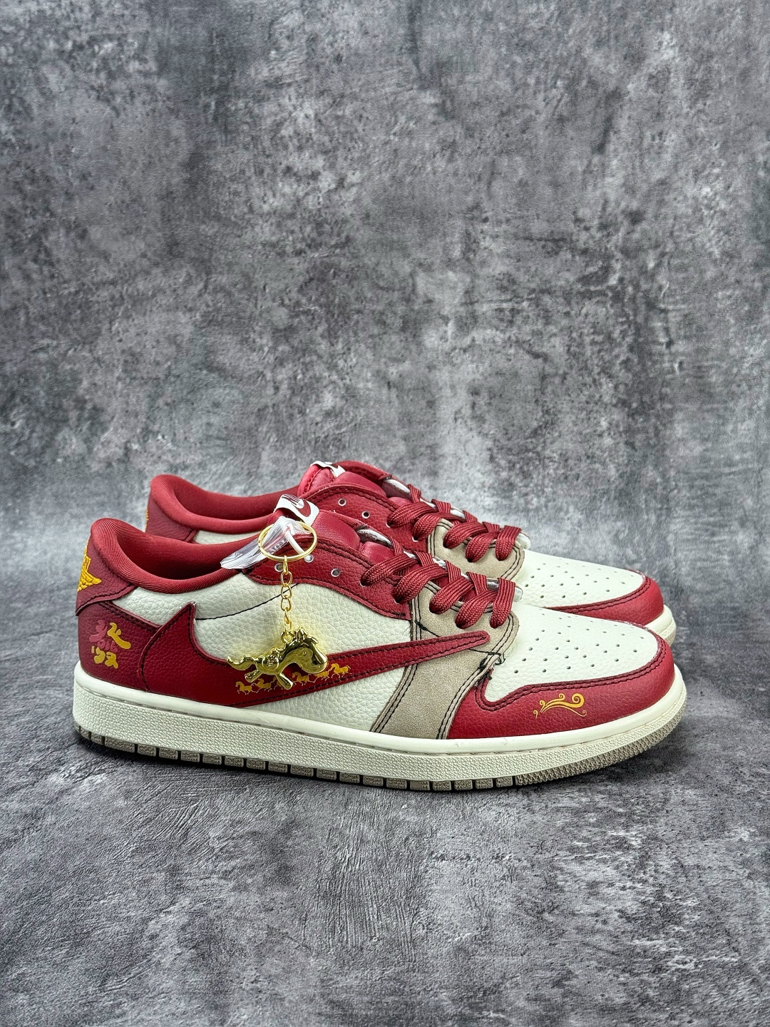 230 Travis Scott x Nike Air Jordan 1 Low 马到成功 Air Jordan 1 Low 反转红白倒钩 纯原版本 XD1979-004-Chinese UA Cheap High Quatity Brand Clothes Bags handbags Sneakers wholesale wholesaler seller from China Factory suppliers Fashion Clothing Shoes best Quality Beautiful Price 230 Travis Scott x Nike Air Jordan 1 Low 马到成功 Air Jordan 1 Low 反转红白倒钩 纯原版本 XD1979-004