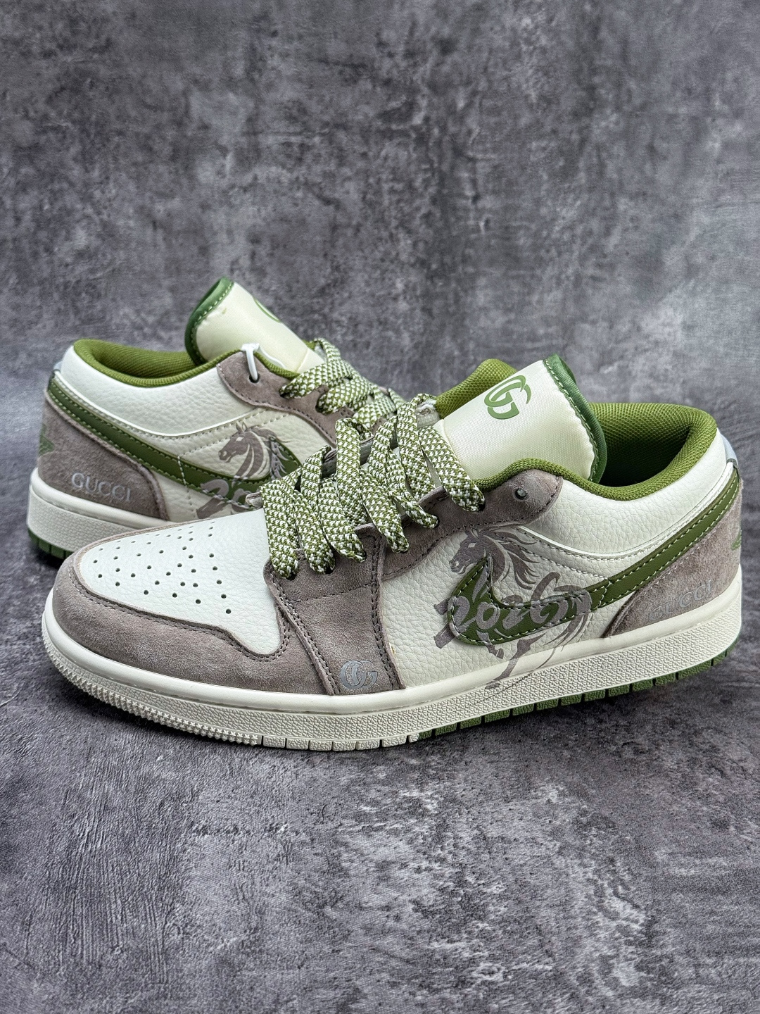 Nike Jordan Air Jordan 1 马年大吉 x GUCCI 灰白绿满天星 XX2606-006 Nike Jordan Air Jordan 1 马年大吉 x GUCCI 灰白绿满天星 XX2606-006