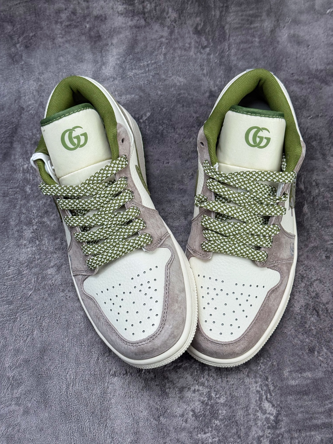 Nike Jordan Air Jordan 1 马年大吉 x GUCCI 灰白绿满天星 XX2606-006 Nike Jordan Air Jordan 1 马年大吉 x GUCCI 灰白绿满天星 XX2606-006