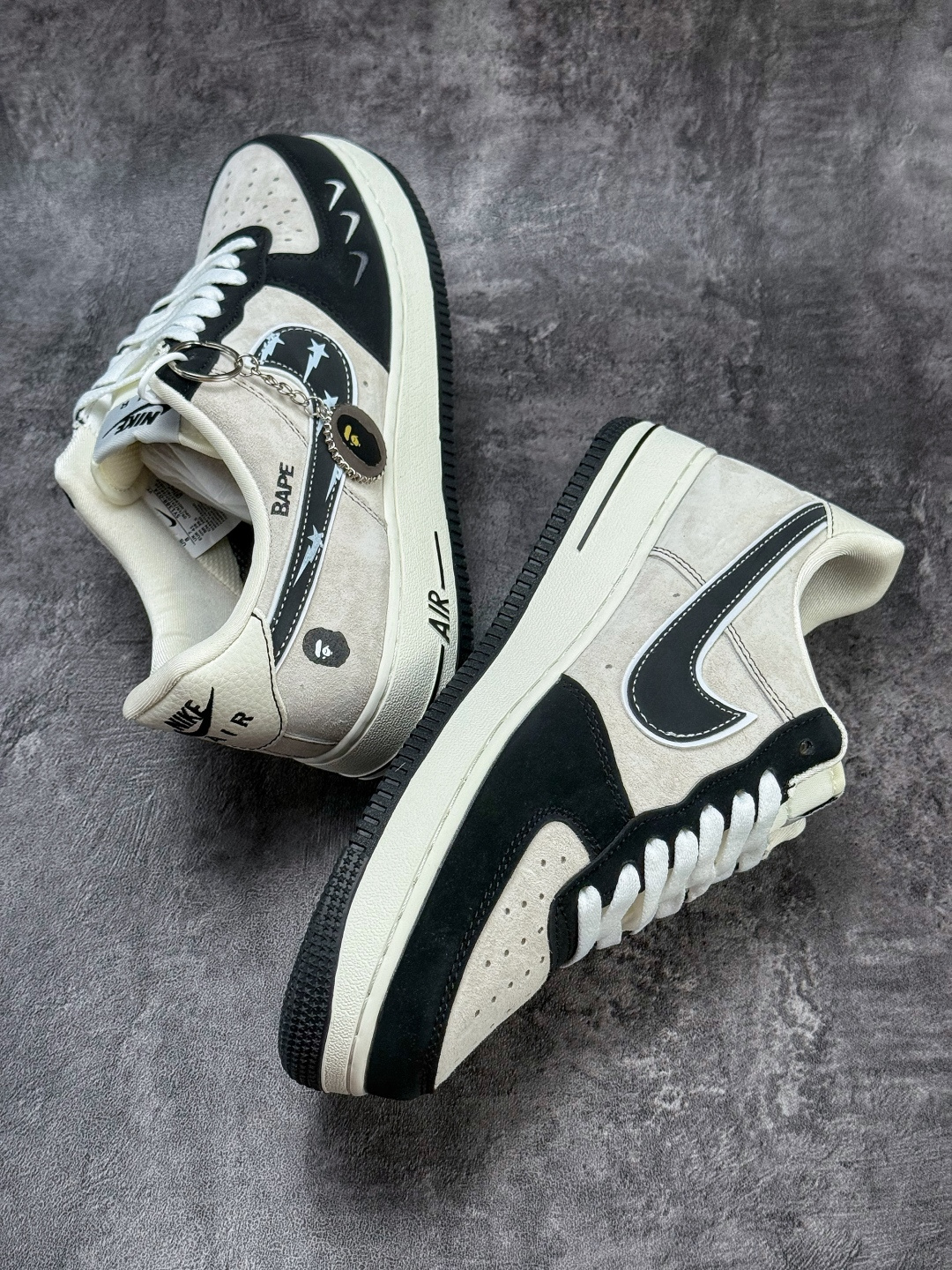 Nike Air Force 1 Low 07 x BAPE 黑白三小勾 SY1388-024 Nike Air Force 1 Low 07 x BAPE 黑白三小勾 SY1388-024