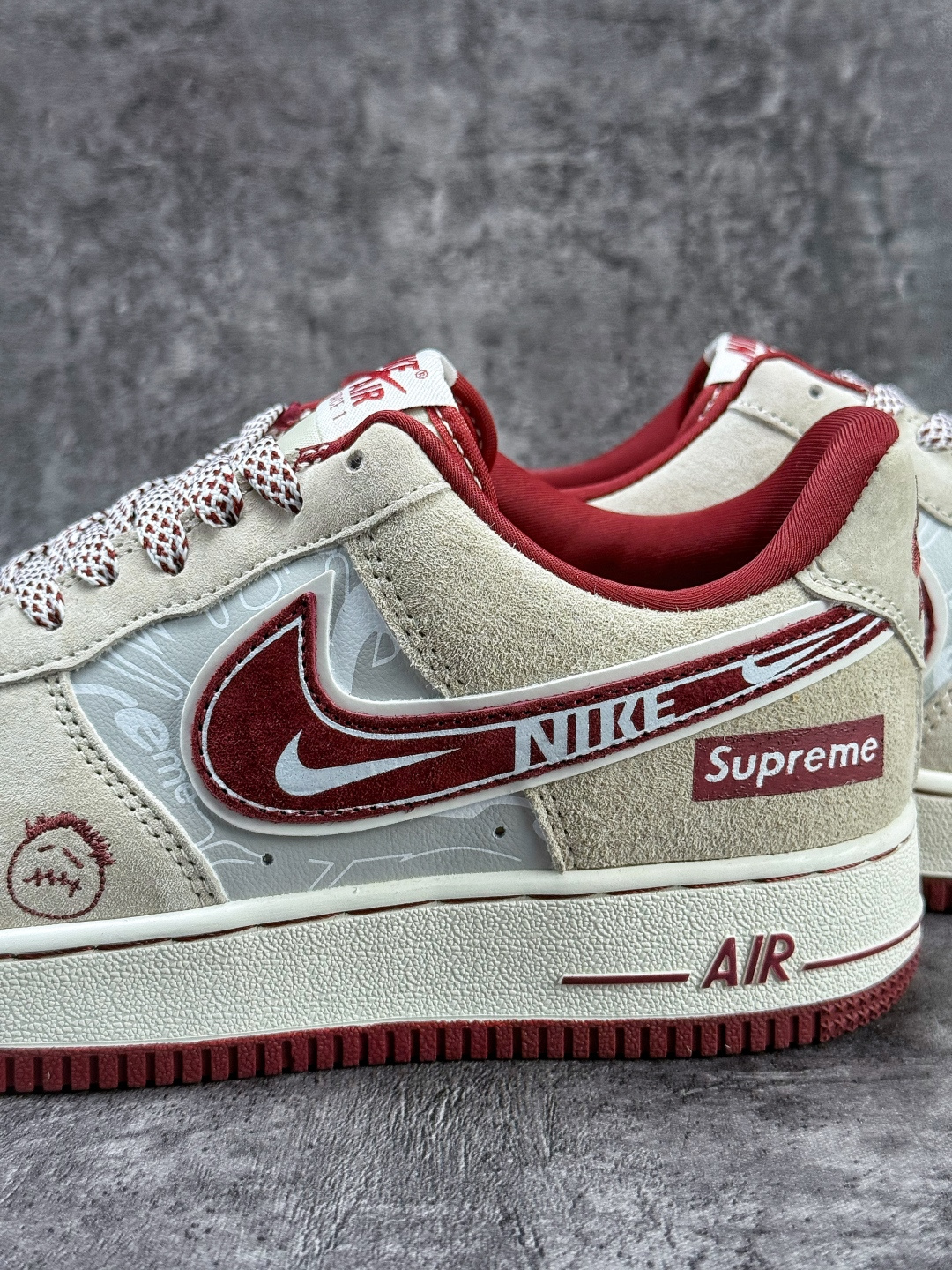 Nike Air Force 1 Low 07 x Superme 灰红小勾满天星 SS1979-012 Nike Air Force 1 Low 07 x Superme 灰红小勾满天星 SS1979-012