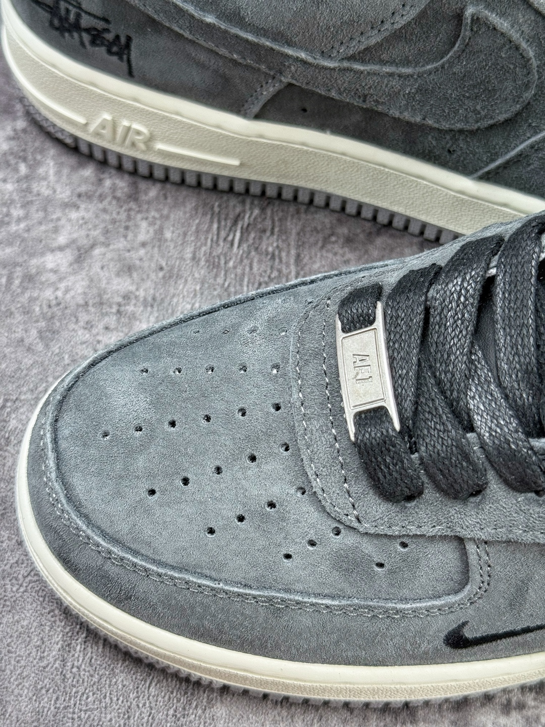 Nike Air Force 1 Low 07 x Stussy 灰黑小勾 DV5477-401 Nike Air Force 1 Low 07 x Stussy 灰黑小勾 DV5477-401