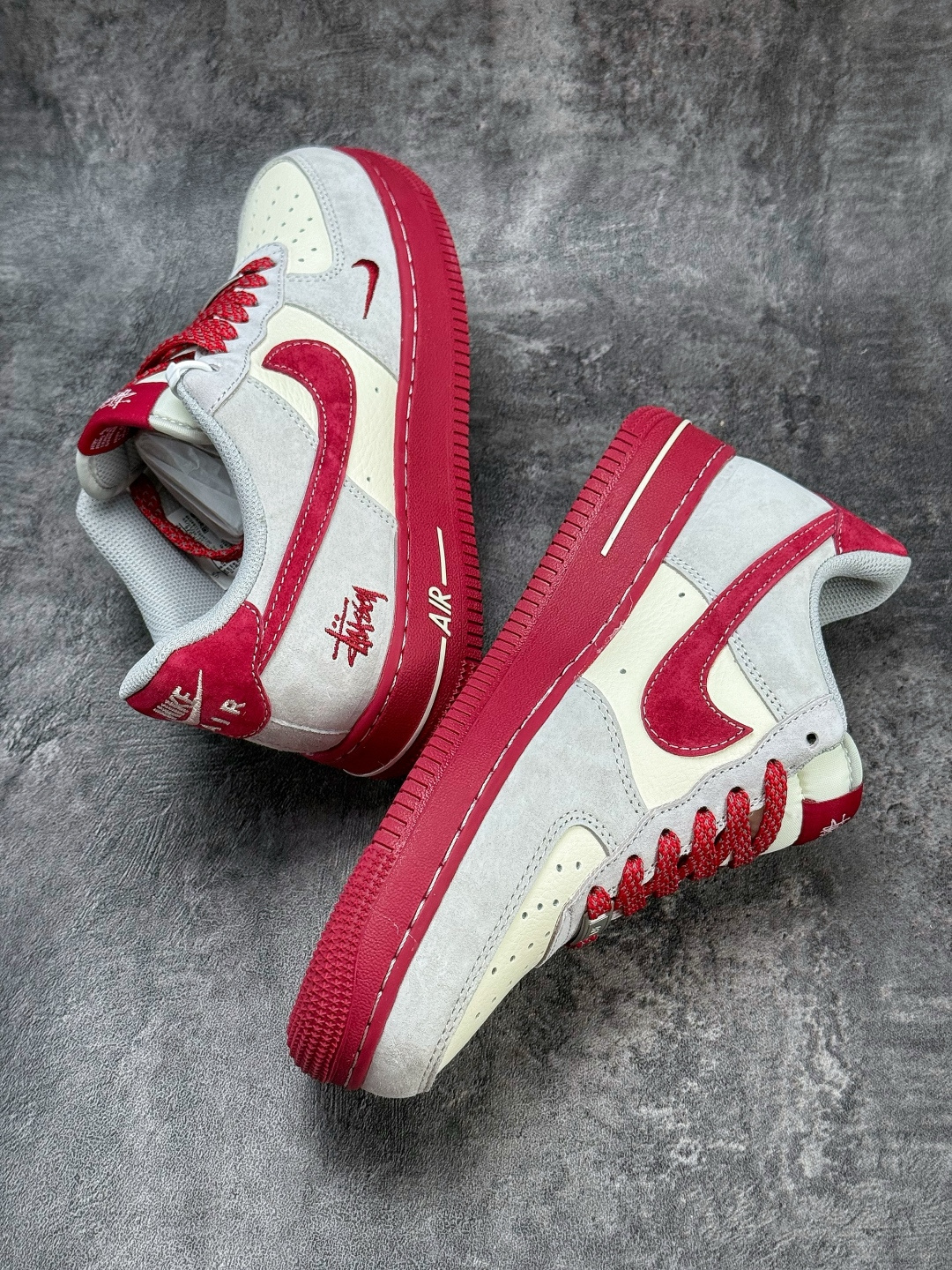 Nike Air Force 1 Low 07 x Stussy 灰白红小勾满天星 JP8028-076 Nike Air Force 1 Low 07 x Stussy 灰白红小勾满天星 JP8028-076
