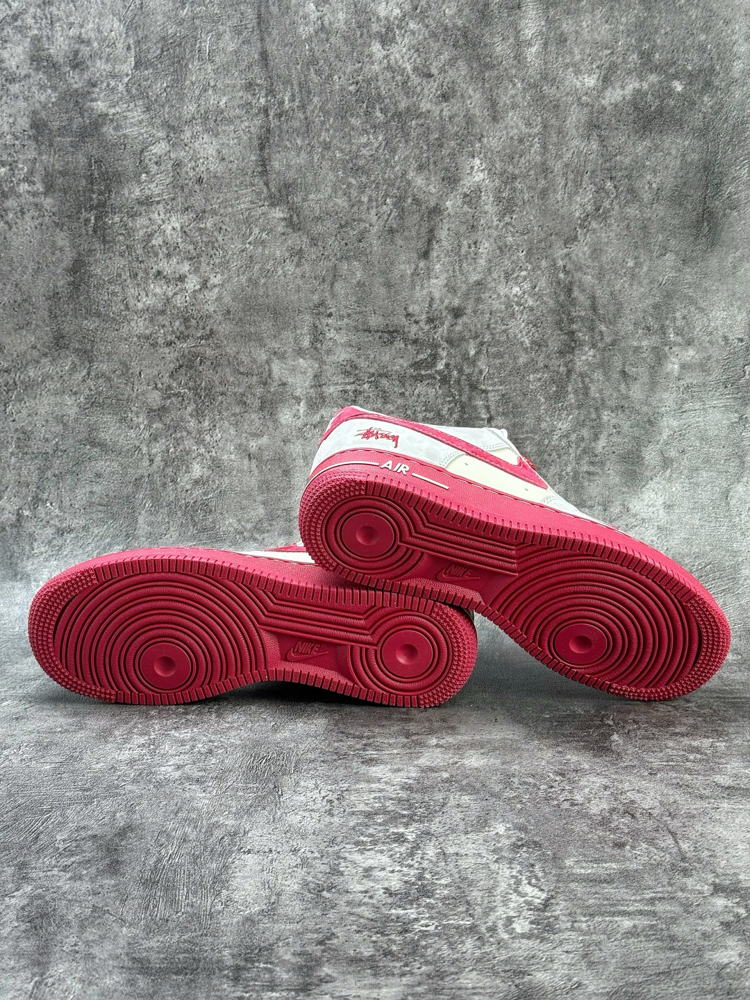 Nike Air Force 1 Low 07 x Stussy 灰白红小勾满天星 JP8028-076 Nike Air Force 1 Low 07 x Stussy 灰白红小勾满天星 JP8028-076