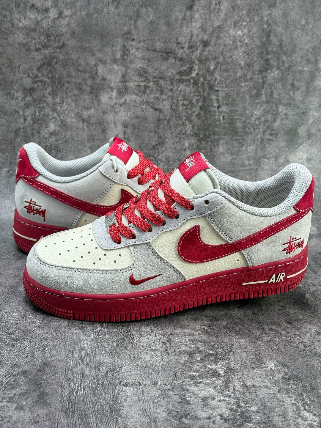 Nike Air Force 1 Low 07 x Stussy 灰白红小勾满天星 JP8028-076 Nike Air Force 1 Low 07 x Stussy 灰白红小勾满天星 JP8028-076