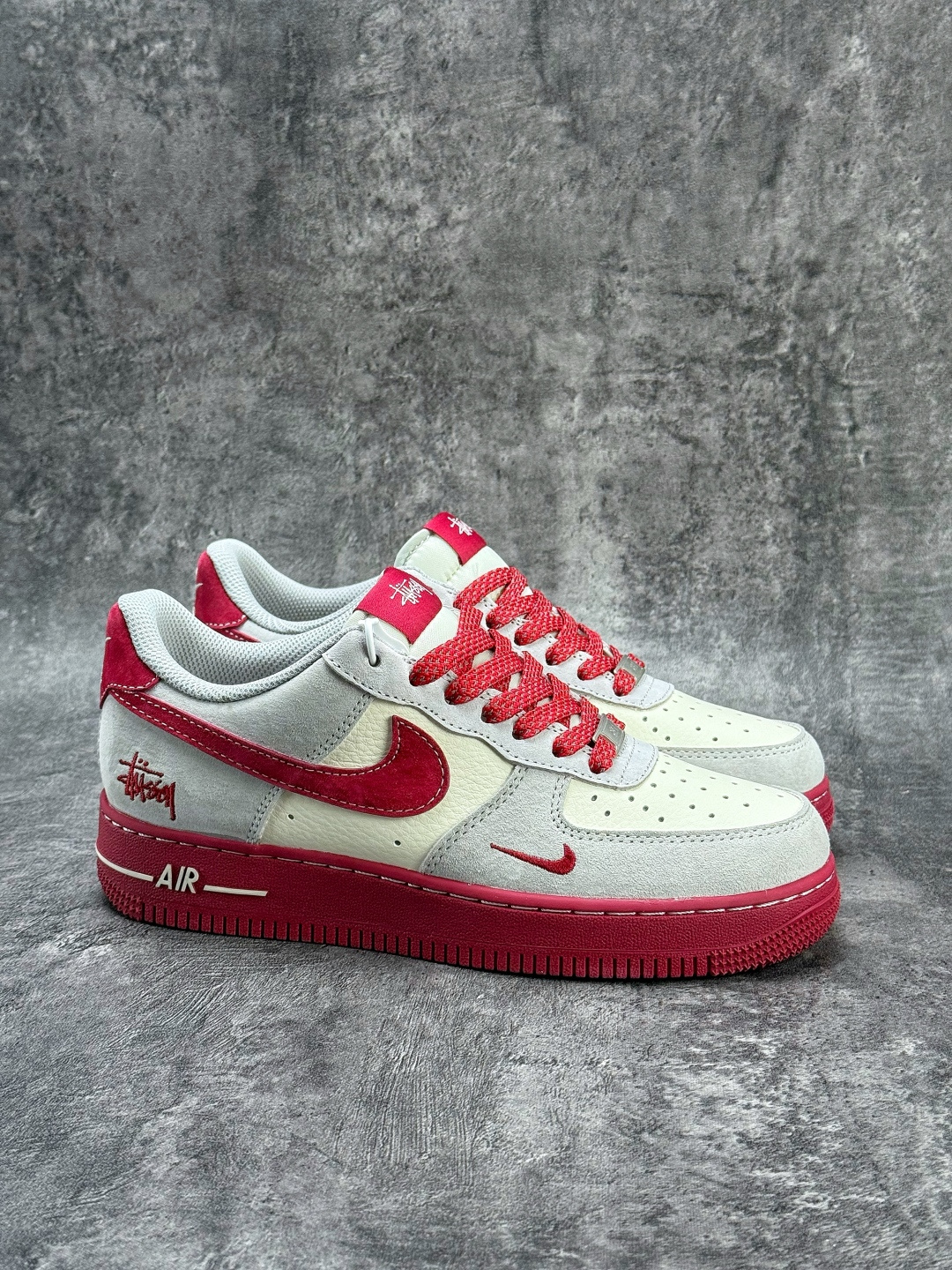 Nike Air Force 1 Low 07 x Stussy 灰白红小勾满天星 JP8028-076 Nike Air Force 1 Low 07 x Stussy 灰白红小勾满天星 JP8028-076