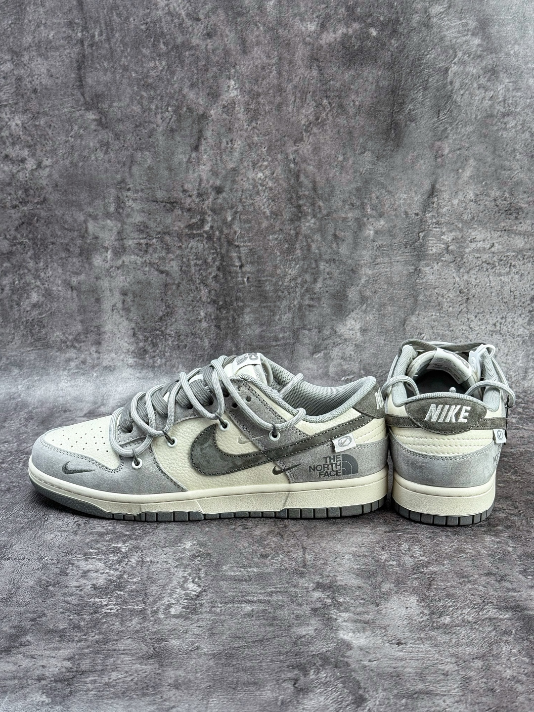 Nike SB Dunk Low x The North Face 灰白小勾绑带 JP2026-102 Nike SB Dunk Low x The North Face 灰白小勾绑带 JP2026-102