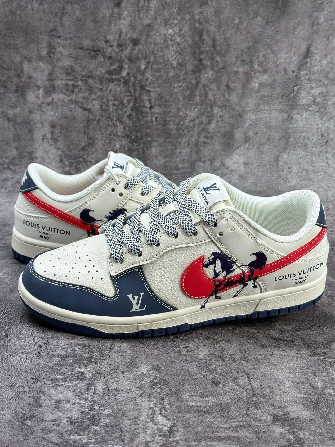 Nike SB Dunk Low x Louis Vuitton 马年限定 蓝白红满天星 JJ3508-563 Nike SB Dunk Low x Louis Vuitton 马年限定 蓝白红满天星 JJ3508-563