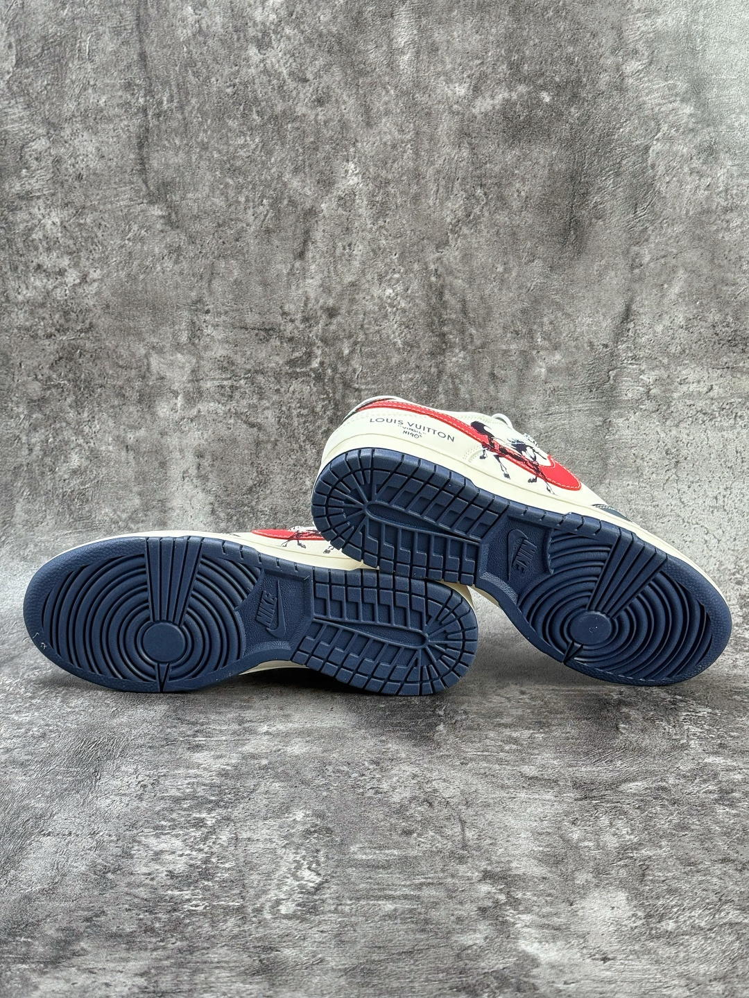 Nike SB Dunk Low x Louis Vuitton 马年限定 蓝白红满天星 JJ3508-563 Nike SB Dunk Low x Louis Vuitton 马年限定 蓝白红满天星 JJ3508-563