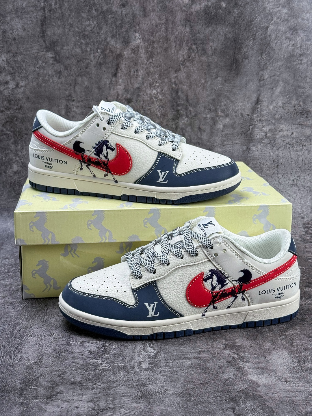 Nike SB Dunk Low x Louis Vuitton 马年限定 蓝白红满天星 JJ3508-563 Nike SB Dunk Low x Louis Vuitton 马年限定 蓝白红满天星 JJ3508-563