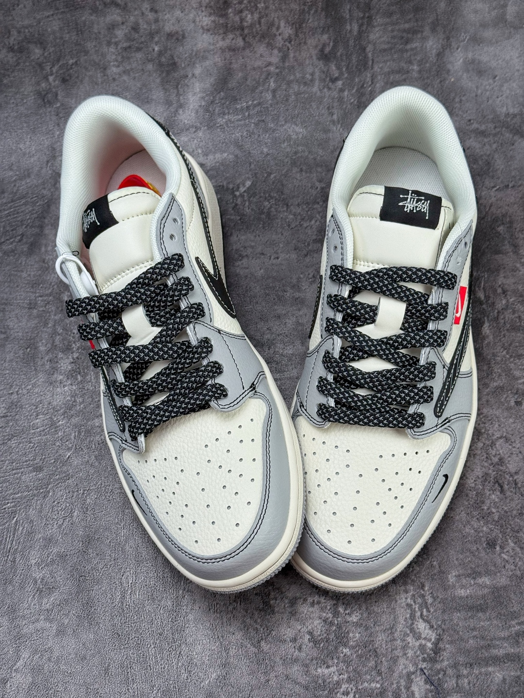 Travis Scott x Nike Air Jordan 1 Low x Stussy 马到成功 Air Jordan 1 Low 反转灰白小勾满天星倒钩 JJ3508-550 Travis Scott x Nike Air Jordan 1 Low x Stussy 马到成功 Air Jordan 1 Low 反转灰白小勾满天星倒钩 JJ3508-550