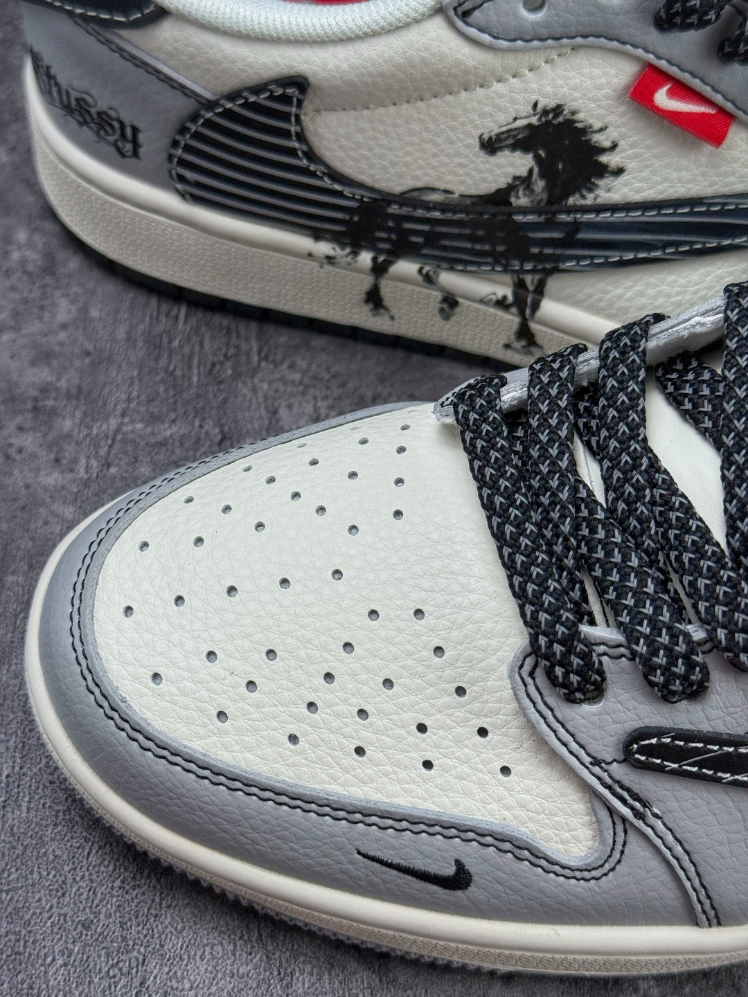 Travis Scott x Nike Air Jordan 1 Low x Stussy 马到成功 Air Jordan 1 Low 反转灰白小勾满天星倒钩 JJ3508-550 Travis Scott x Nike Air Jordan 1 Low x Stussy 马到成功 Air Jordan 1 Low 反转灰白小勾满天星倒钩 JJ3508-550