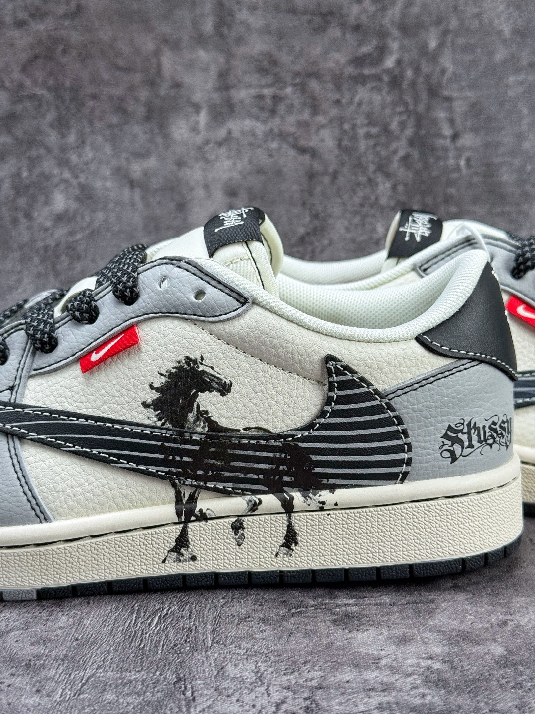 Travis Scott x Nike Air Jordan 1 Low x Stussy 马到成功 Air Jordan 1 Low 反转灰白小勾满天星倒钩 JJ3508-550 Travis Scott x Nike Air Jordan 1 Low x Stussy 马到成功 Air Jordan 1 Low 反转灰白小勾满天星倒钩 JJ3508-550