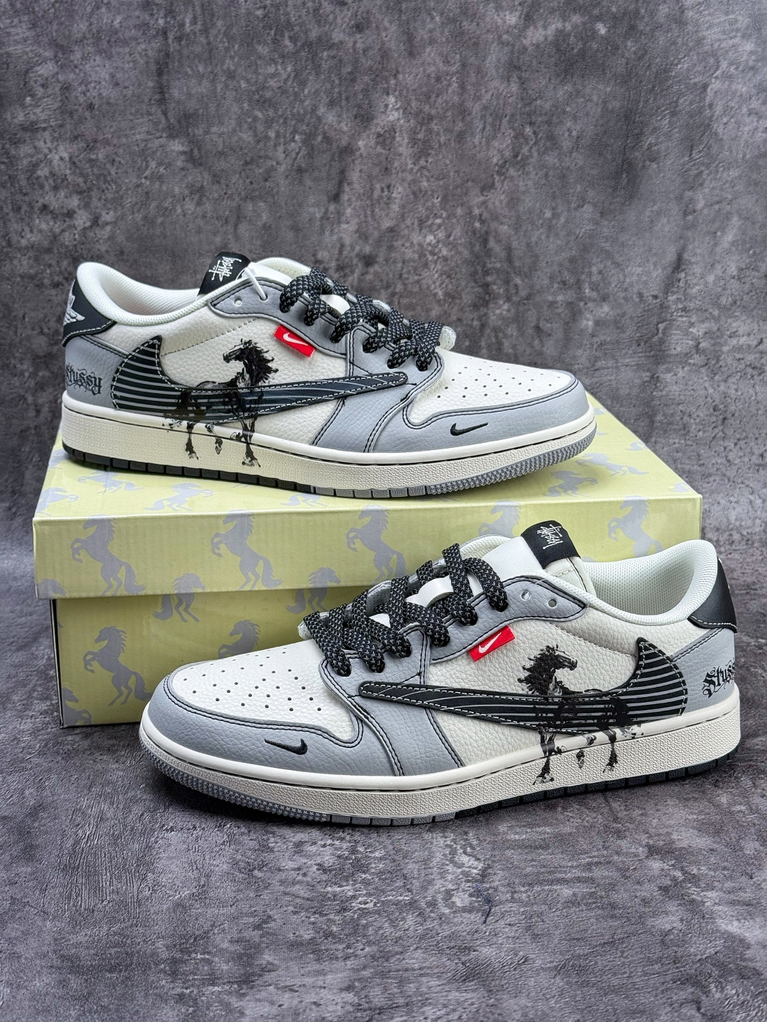 Travis Scott x Nike Air Jordan 1 Low x Stussy 马到成功 Air Jordan 1 Low 反转灰白小勾满天星倒钩 JJ3508-550 Travis Scott x Nike Air Jordan 1 Low x Stussy 马到成功 Air Jordan 1 Low 反转灰白小勾满天星倒钩 JJ3508-550