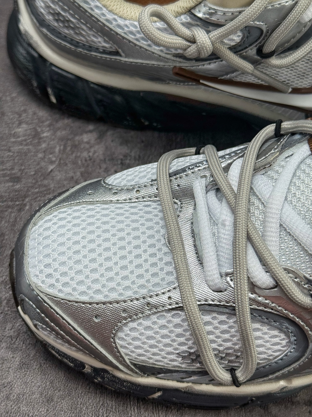 Nike V5 RNR 复古做旧 解构绑带 舒适百搭防滑耐磨 低帮跑步鞋 HQ7901-102 Nike V5 RNR 复古做旧 解构绑带 舒适百搭防滑耐磨 低帮跑步鞋 HQ7901-102