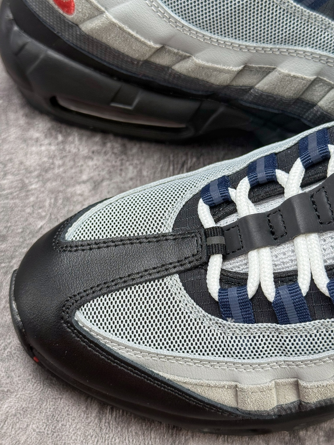 NIKE AIR MAX 95 SP 耐克 气垫复古慢跑百搭鞋休闲运动鞋 DM0011-007 NIKE AIR MAX 95 SP 耐克 气垫复古慢跑百搭鞋休闲运动鞋 DM0011-007