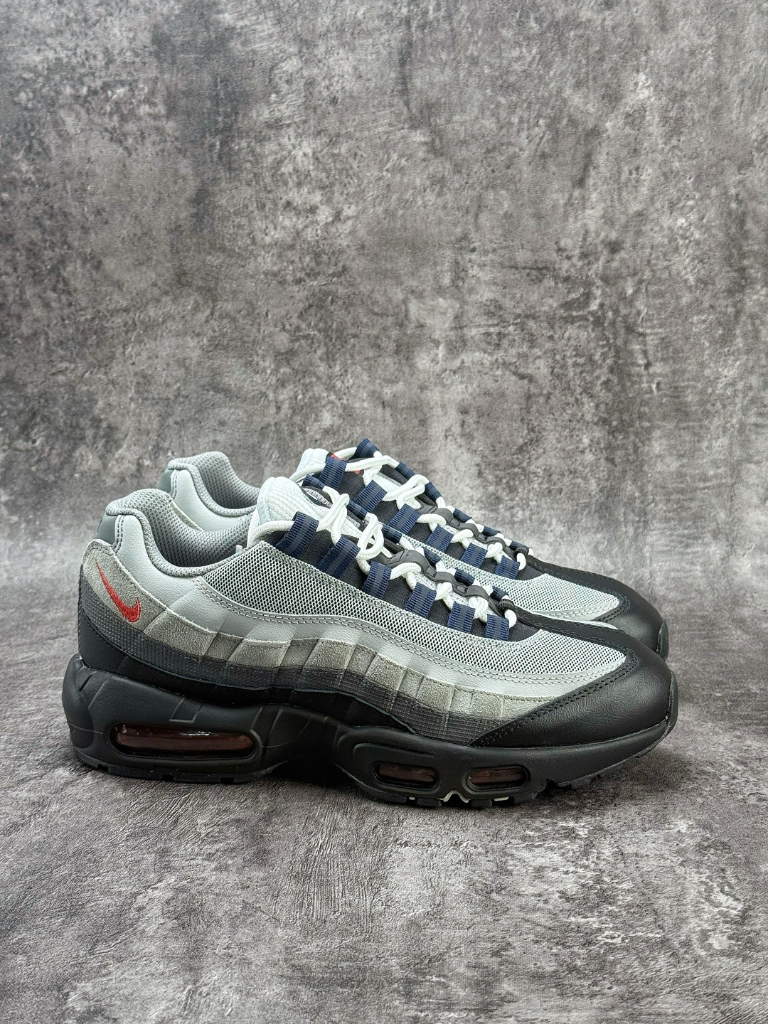 NIKE AIR MAX 95 SP 耐克 气垫复古慢跑百搭鞋休闲运动鞋 DM0011-007 NIKE AIR MAX 95 SP 耐克 气垫复古慢跑百搭鞋休闲运动鞋 DM0011-007