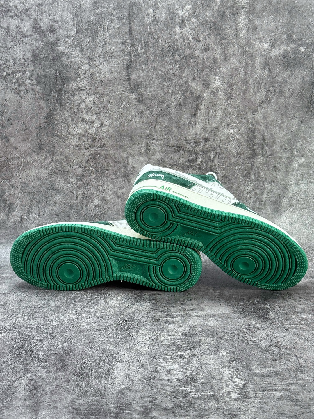 Nike Air Force 1 Low 07 x Stussy 绿白小勾满天星 SY1388-023 Nike Air Force 1 Low 07 x Stussy 绿白小勾满天星 SY1388-023