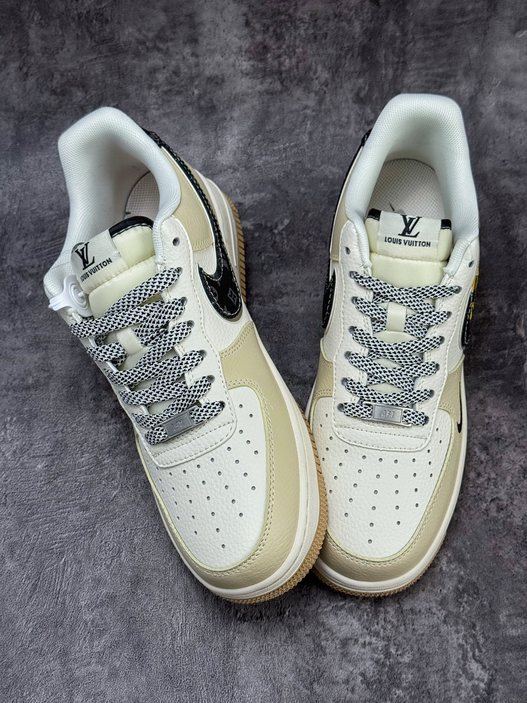 Nike Air Force 1 Low 07 x Louis Vuitton 马年限定 米白黑小勾满天星 ZH2598-308 Nike Air Force 1 Low 07 x Louis Vuitton 马年限定 米白黑小勾满天星 ZH2598-308
