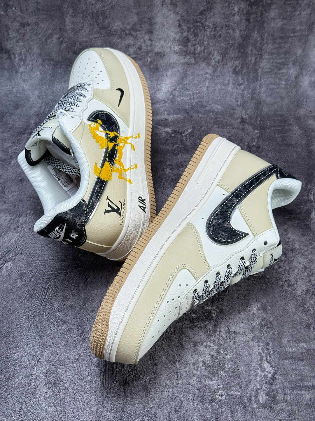 Nike Air Force 1 Low 07 x Louis Vuitton 马年限定 米白黑小勾满天星 ZH2598-308 Nike Air Force 1 Low 07 x Louis Vuitton 马年限定 米白黑小勾满天星 ZH2598-308