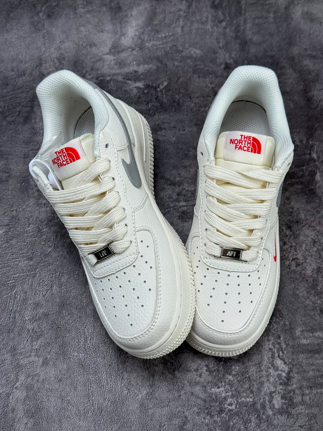 Nike Air Force 1 Low 07 x The North Face 白灰小勾 MM3399-802 Nike Air Force 1 Low 07 x The North Face 白灰小勾 MM3399-802