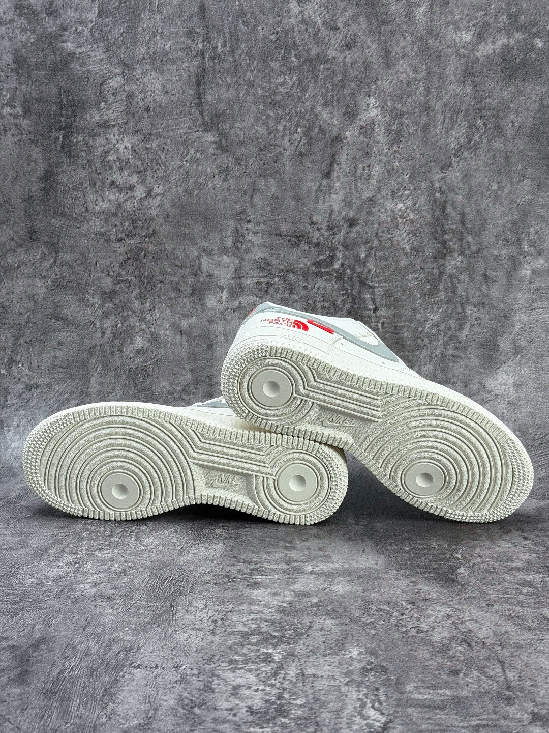 Nike Air Force 1 Low 07 x The North Face 白灰小勾 MM3399-802 Nike Air Force 1 Low 07 x The North Face 白灰小勾 MM3399-802