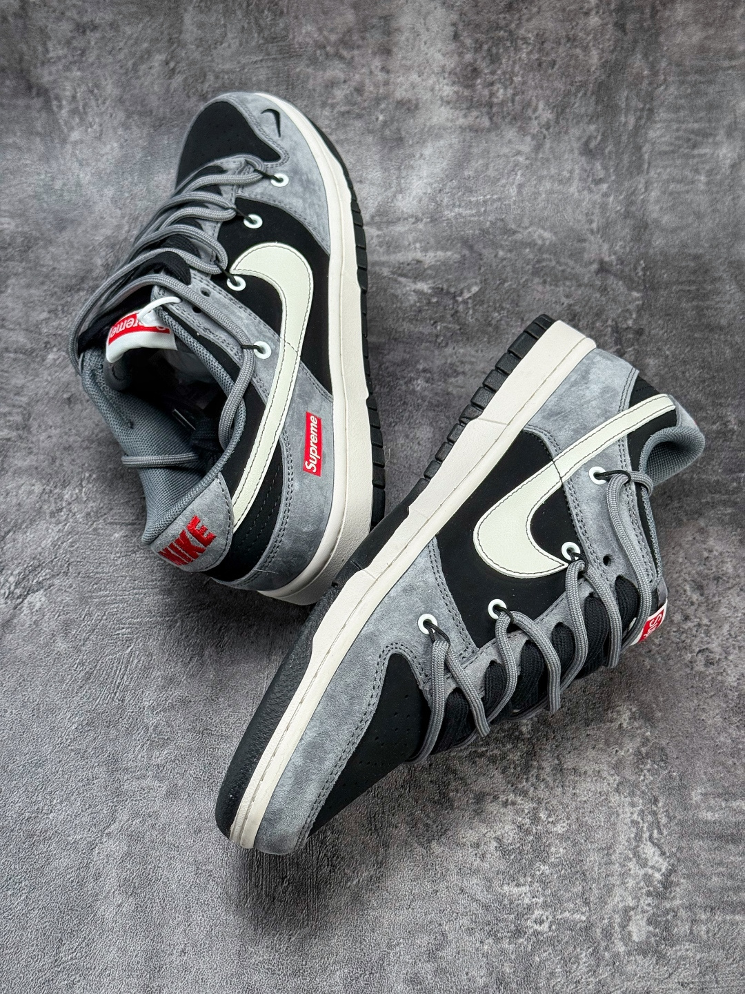 Nike SB Dunk Low x Superme 灰黑白小勾 JP2026-101 Nike SB Dunk Low x Superme 灰黑白小勾 JP2026-101